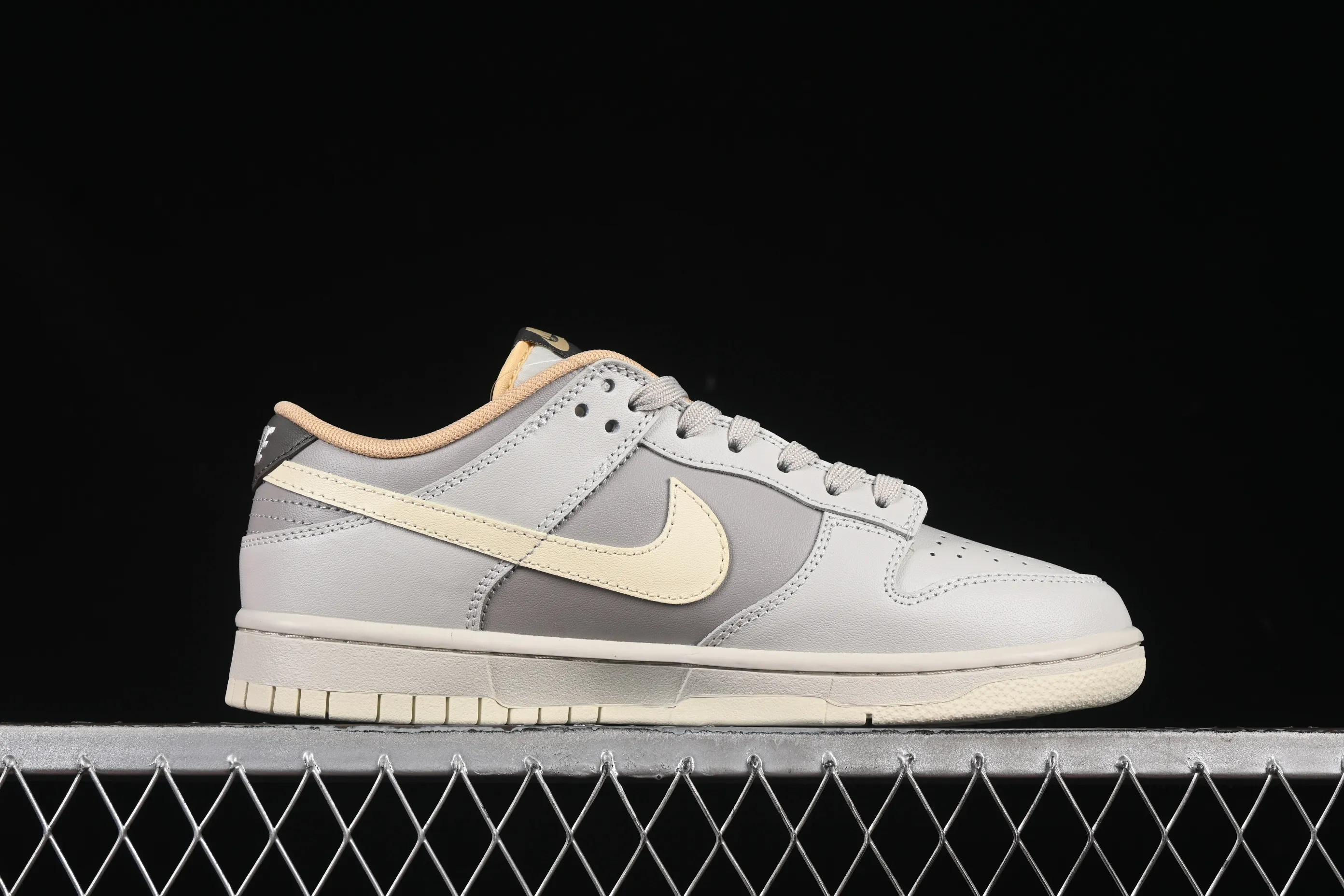 All categories Nk SB Dunk series Nk SB Dunk Low low-top sneakers Nk SB Dunk Low light gray SB low-top casual sneakers IB4503-072